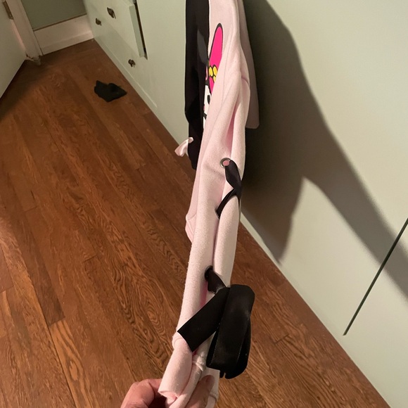 SANRIO MY MELODY KUROMI SPLIT HOODIE Ribbon Sleeves Pink & Black - XL - Picture 4 of 13